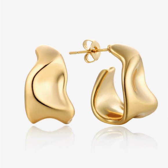 18K Gold Plated Huggie Earrings*Teardrop Asymmetrical Wave Minimalist Design*ML - Picture 2 of 7